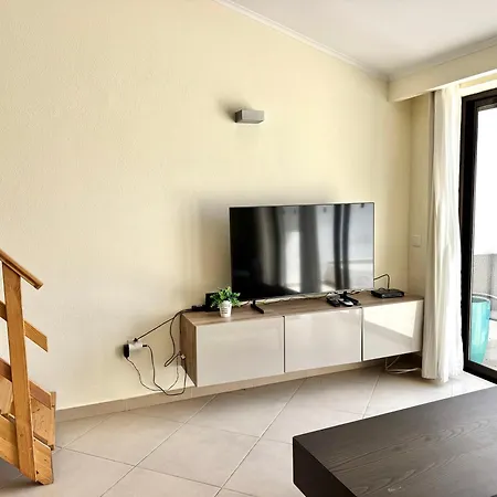 Villa Oura - *